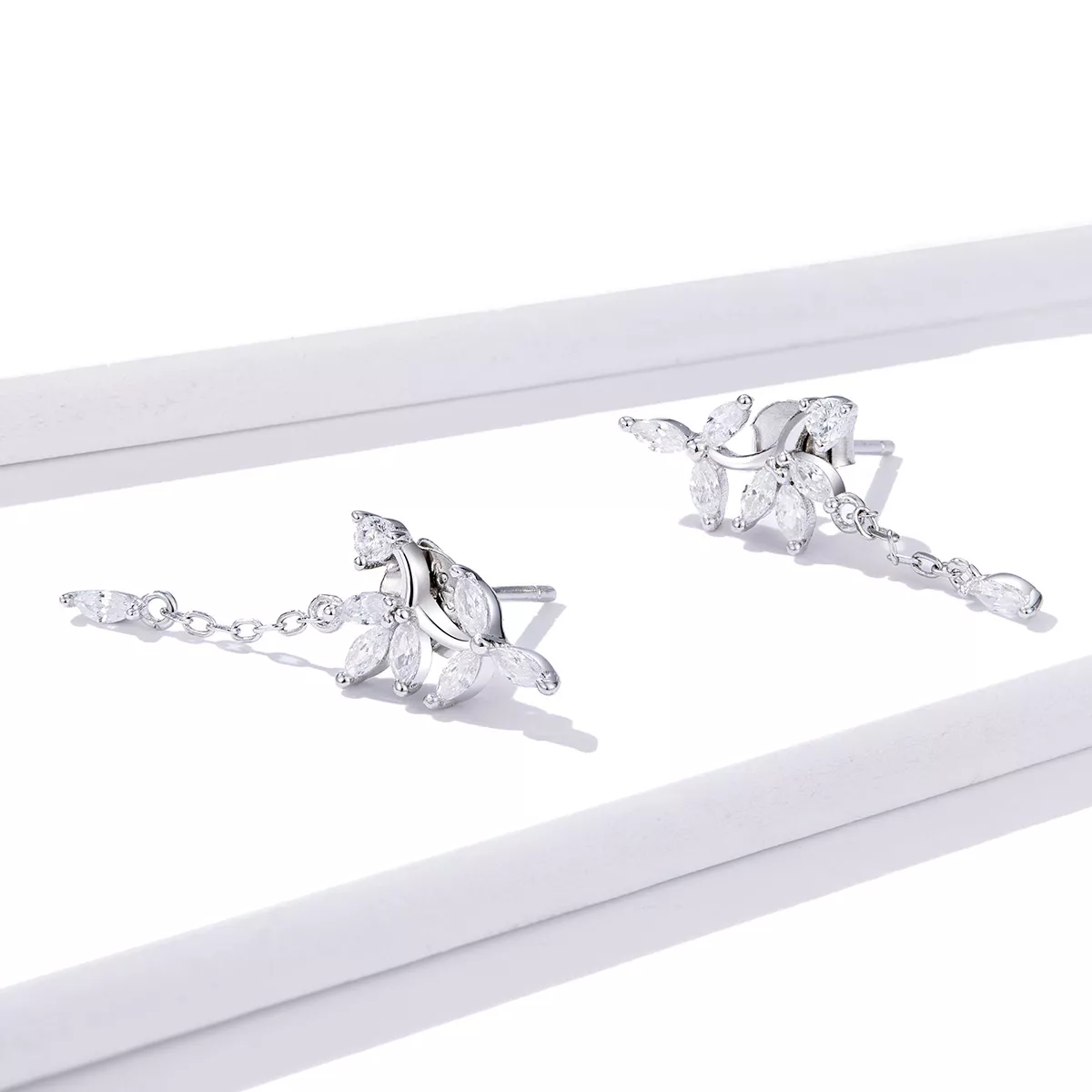 Brinco Flor Brilhante life Pandora - BSE350