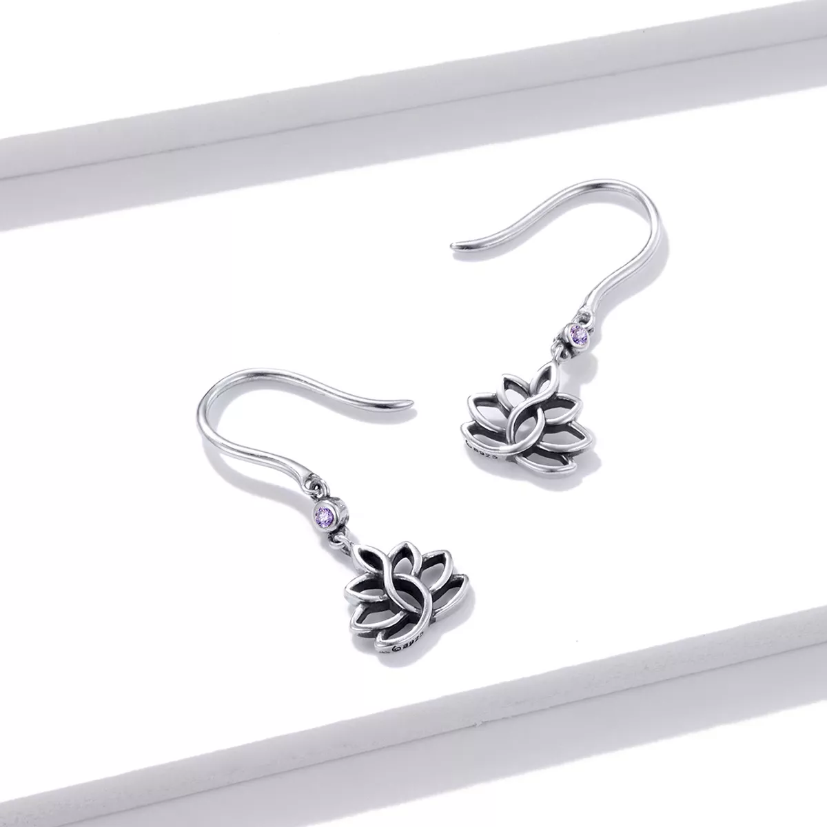 Brinco Flores de Lótus Elegantes estilo Pandora - BSE451