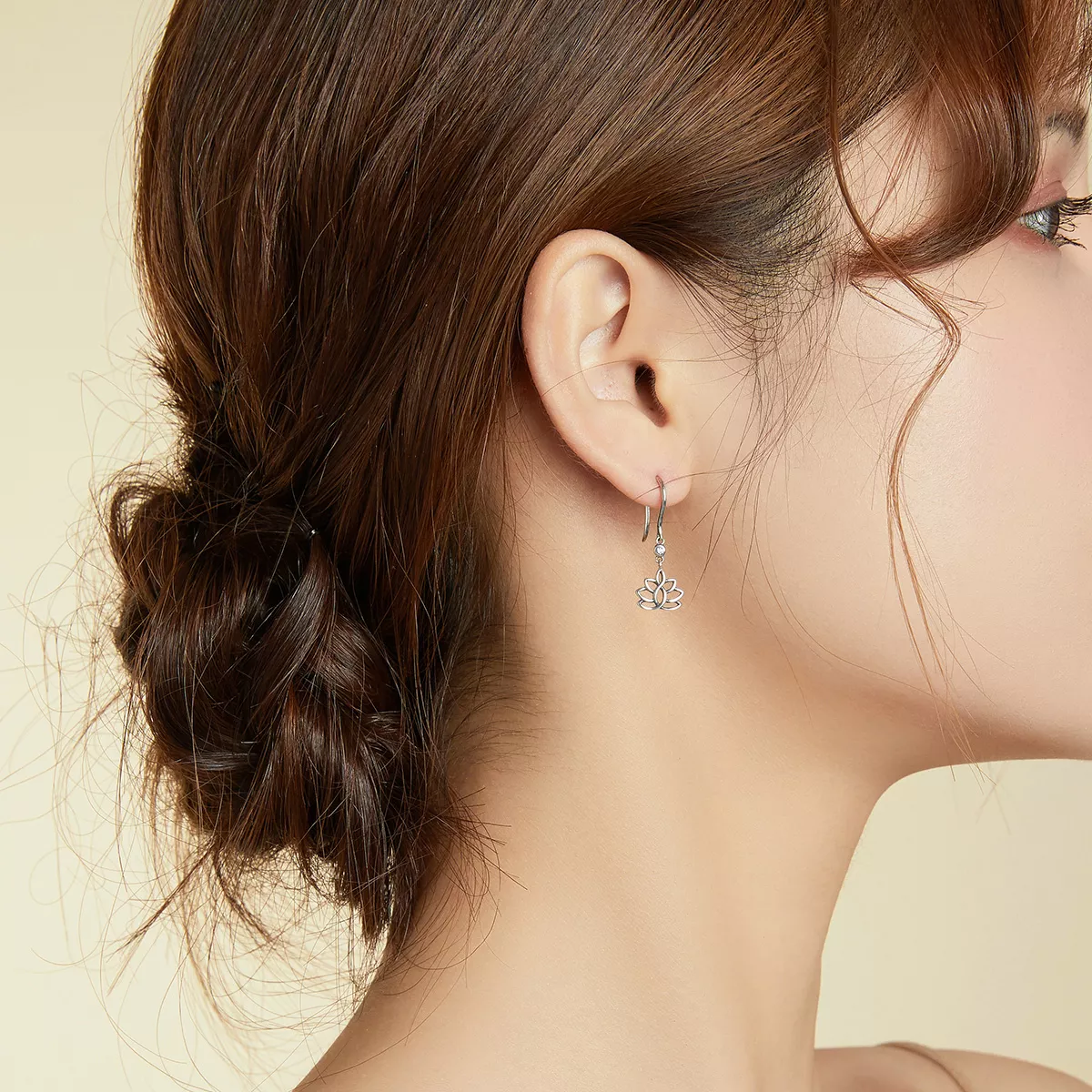 Brinco Flores de Lótus Elegantes estilo Pandora - BSE451