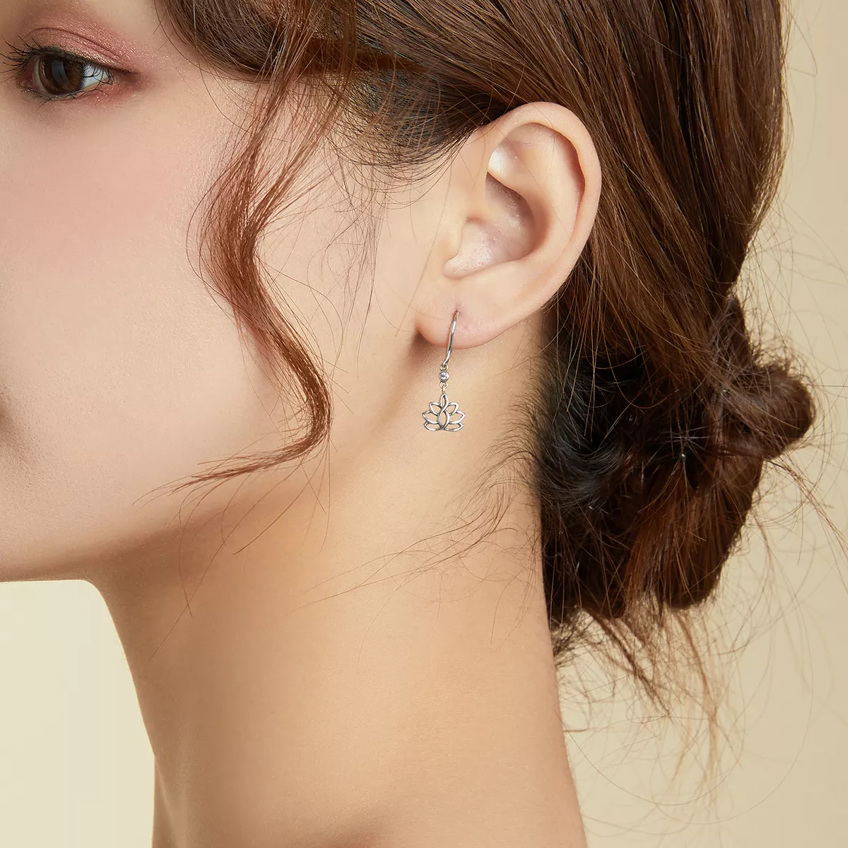 Brinco Flores de Lótus Elegantes estilo Pandora - BSE451