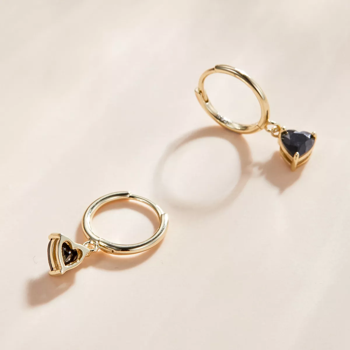 Brinco Queda de coração estilo Pandora - SCE1019-BK