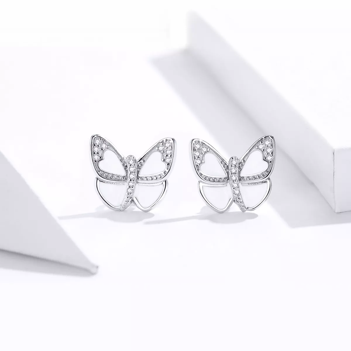 Brincos Petit Borboleta branca estilo Pandora - SCE876
