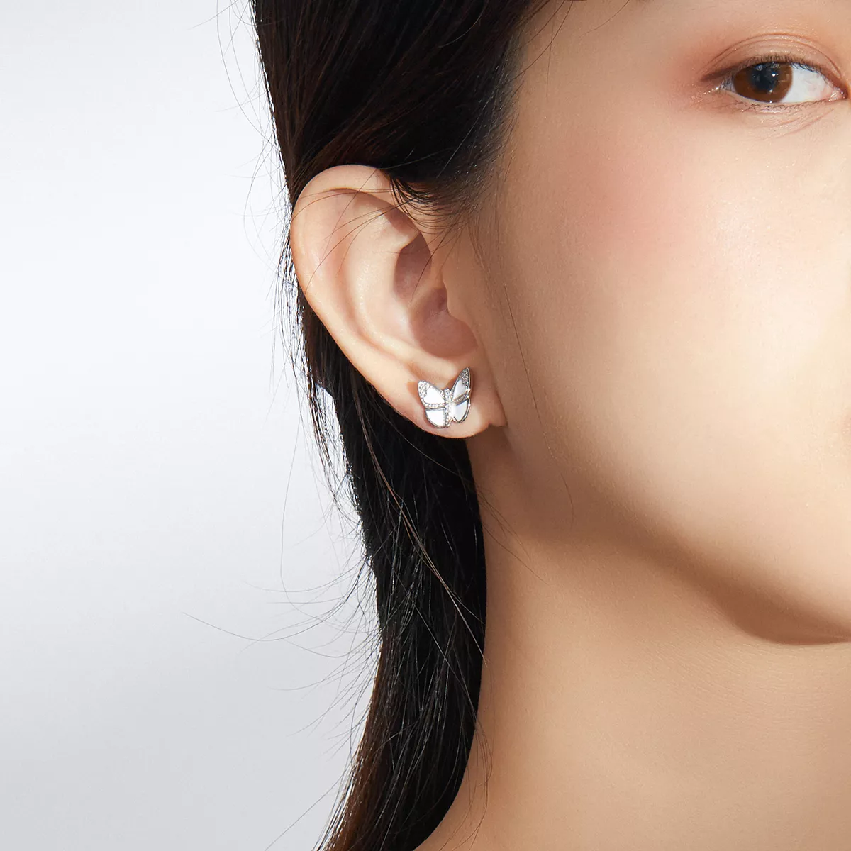 Brincos Petit Borboleta branca estilo Pandora - SCE876