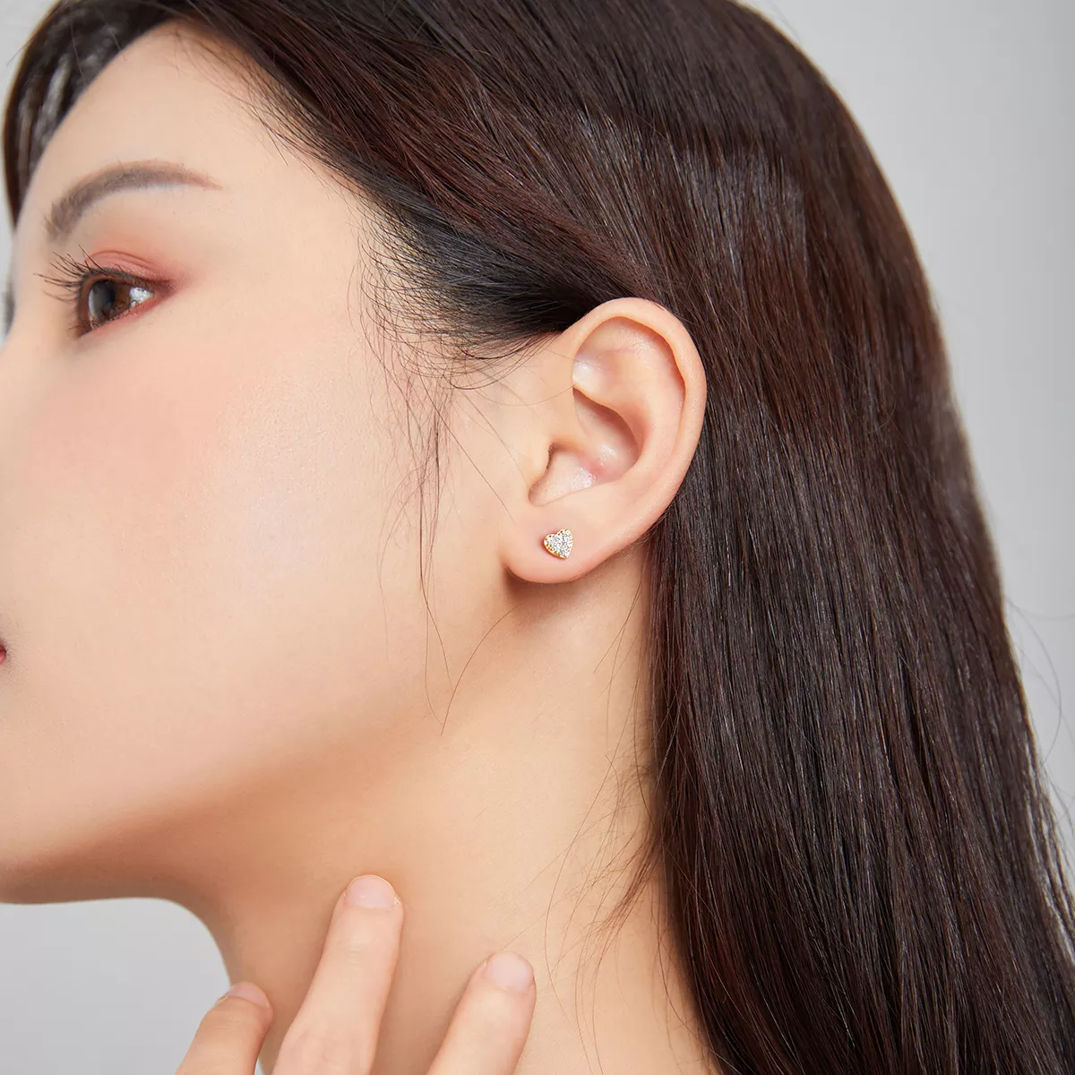 Brincos Petit Coração Assimétrico estilo Pandora - SCE1056