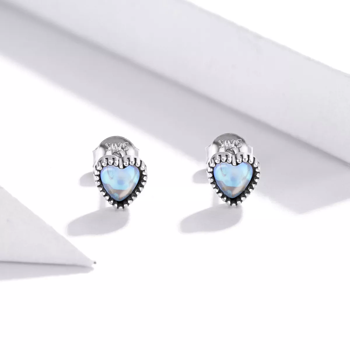 Brincos Petit Coração Elevado estilo Pandora - SCE929