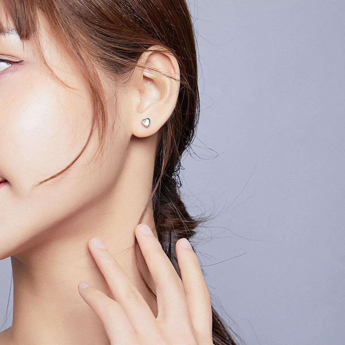 Brincos Petit Coração Elevado estilo Pandora - SCE929