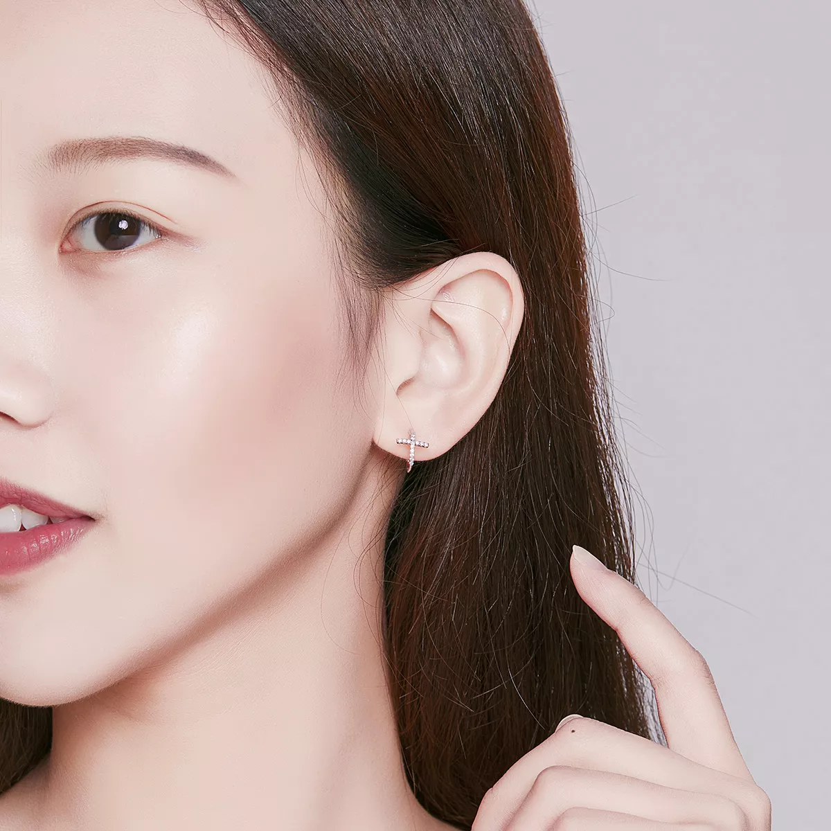 Brincos Petit Cruz life Pandora - SCE755