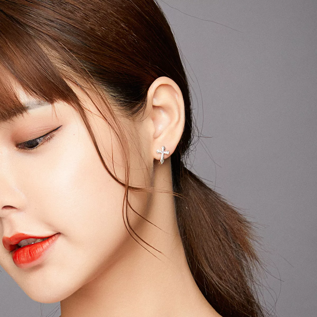 Brincos Petit Cruz vintage estilo Pandora - SCE943