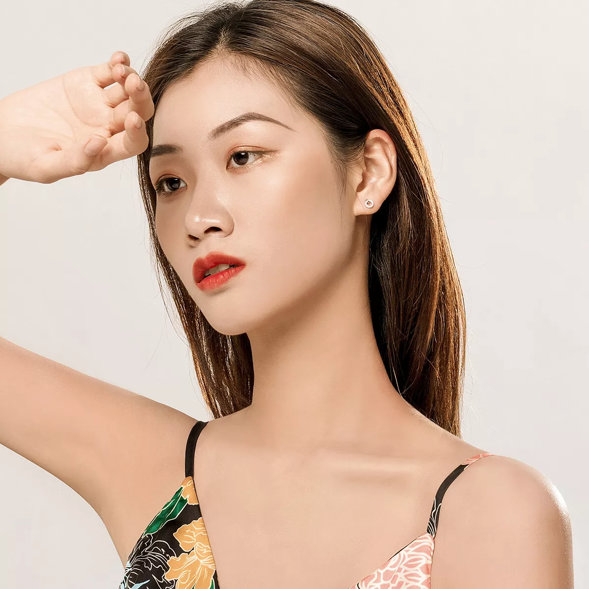 Brincos Petit Círculo Pequeno estilo Pandora - SCE767