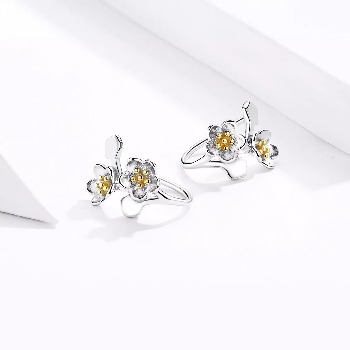 Brincos Petit Dois tons Sakura estilo Pandora - SCE778