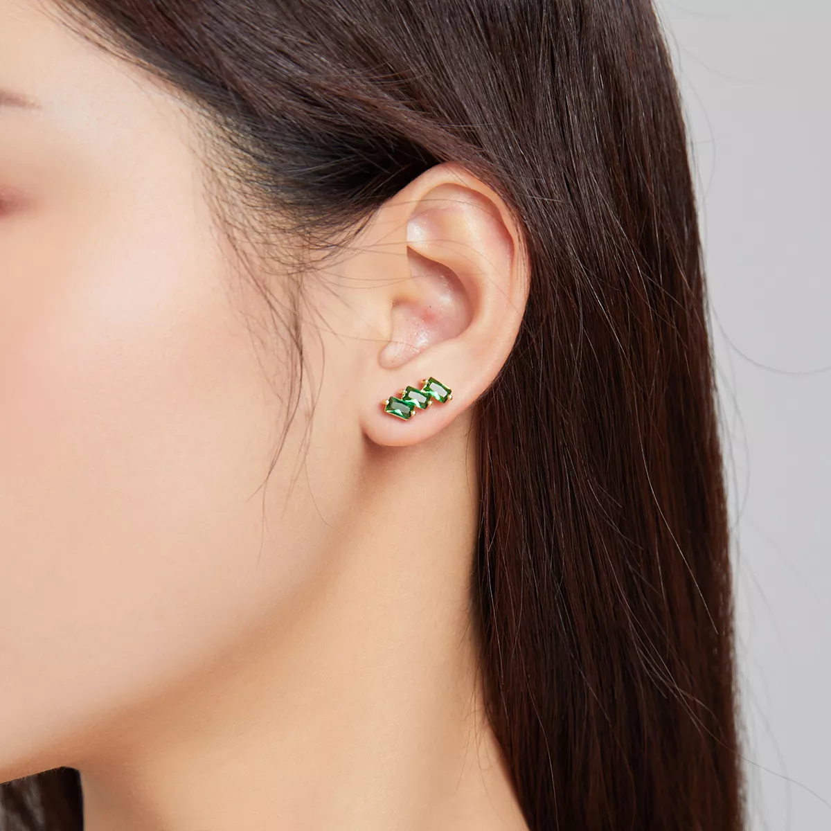 Brincos Petit Esmeralda Sólido estilo Pandora - SCE1051-GN