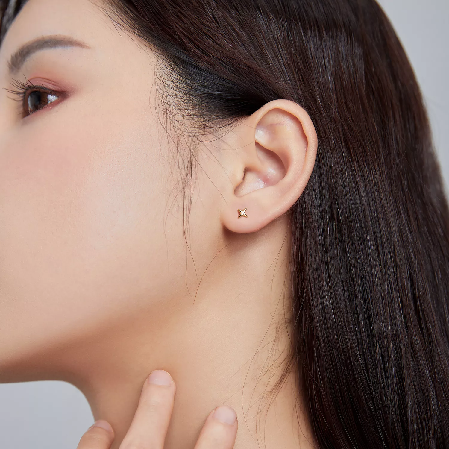 Brincos Petit Estrelas douradas estilo Pandora - SCE1117