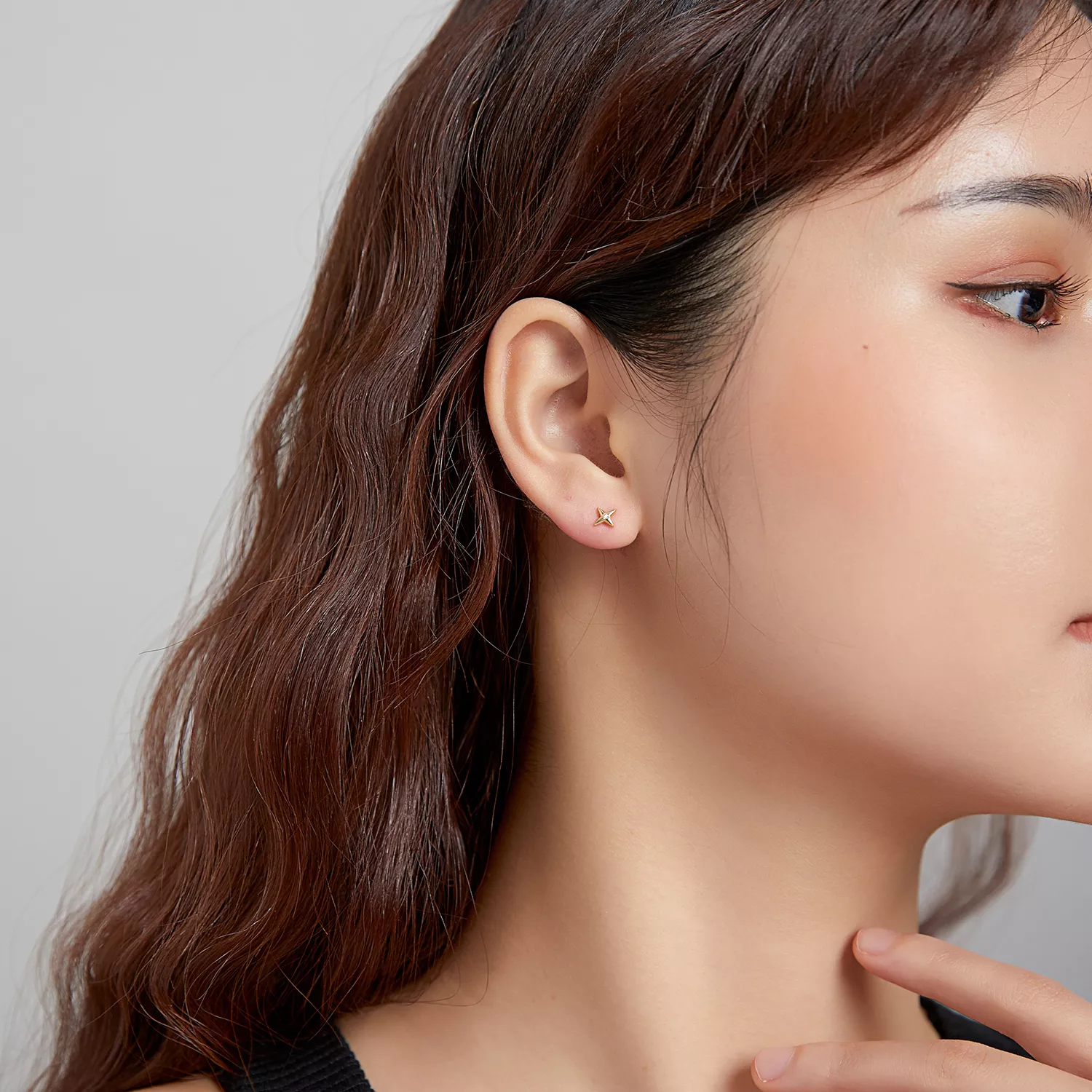 Brincos Petit Estrelas douradas estilo Pandora - SCE1117