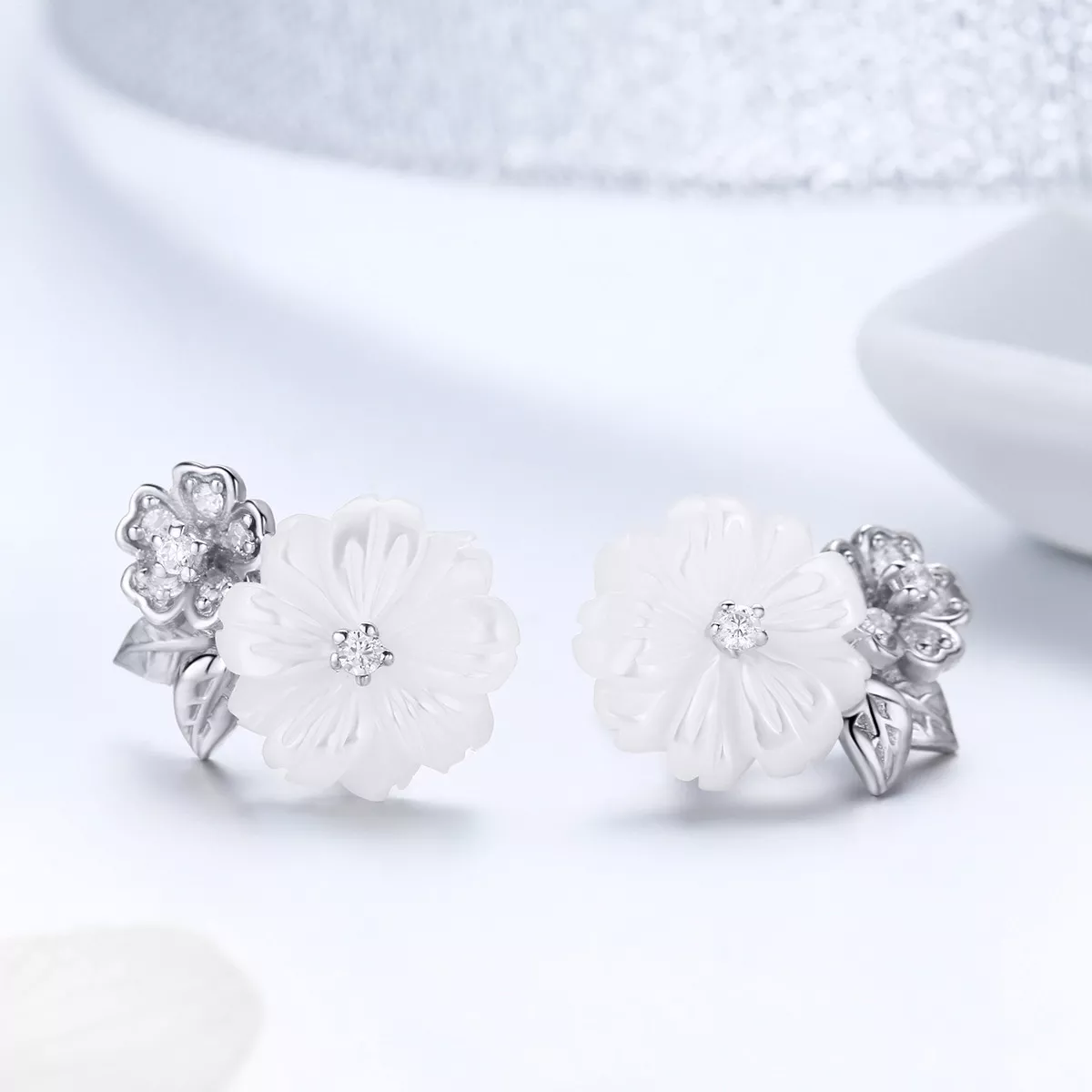 Brincos Petit Flor da concha estilo Pandora - BSE008