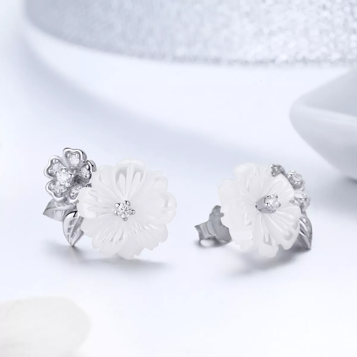 Brincos Petit Flor da concha estilo Pandora - BSE008