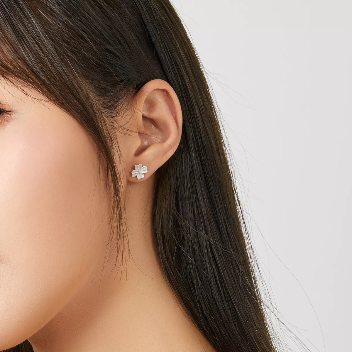 Brincos Petit Flor de Prata estilo Pandora - SCE864