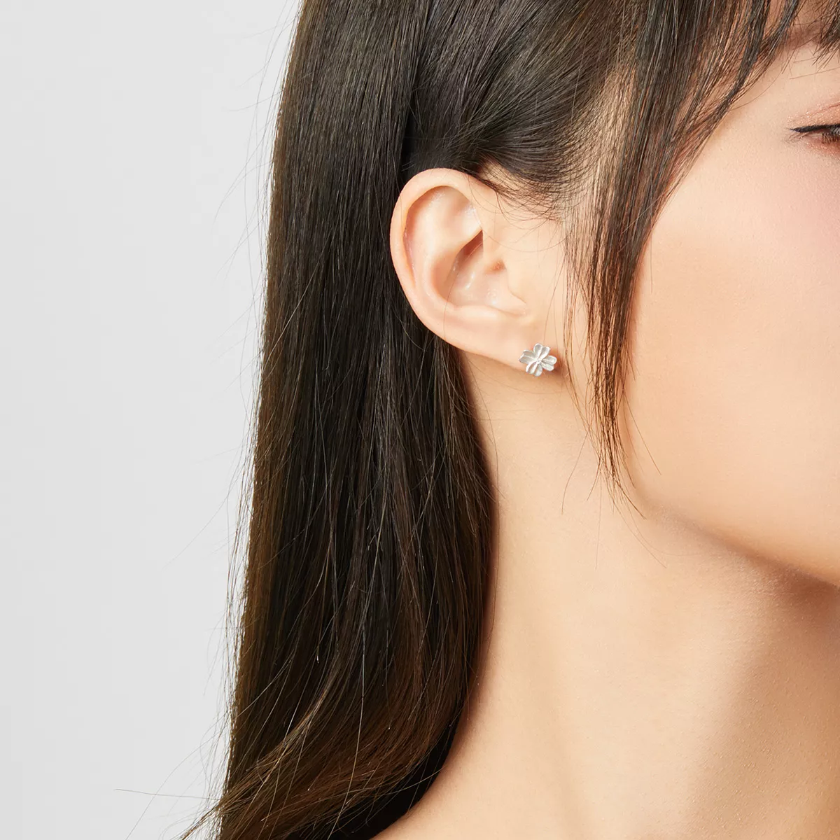 Brincos Petit Flor de Prata estilo Pandora - SCE864