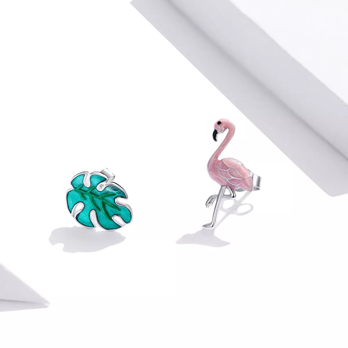 Brincos Petit Folha e Flamingos estilo Pandora - SCE1124