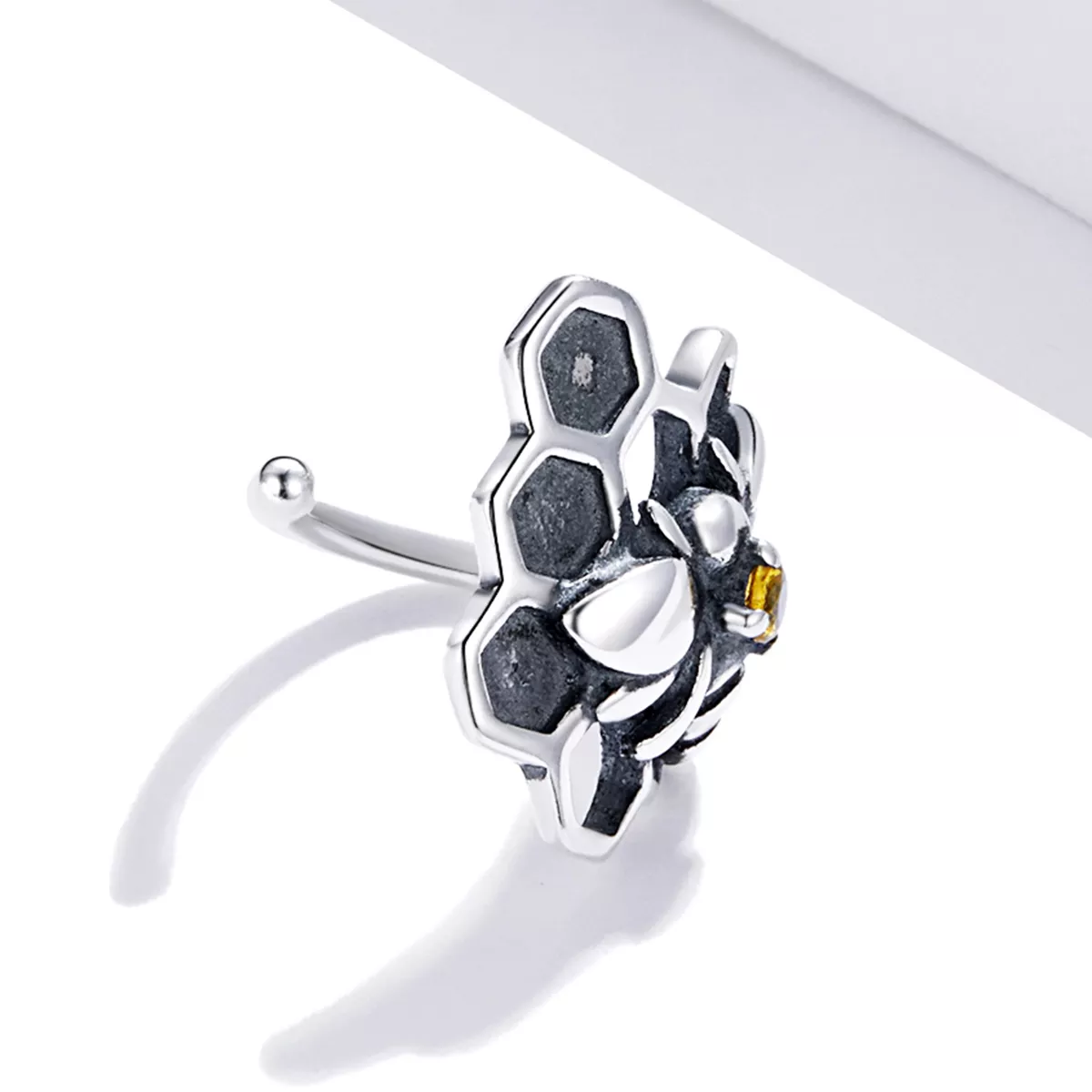 Brincos Petit Homing Bee estilo Pandora - SCE1171