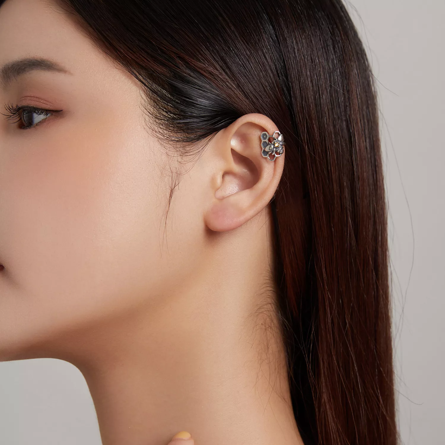 Brincos Petit Homing Bee estilo Pandora - SCE1171