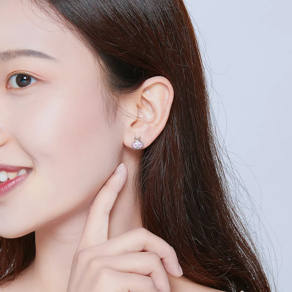 Brincos Petit Joaninha estilo Pandora - SCE715