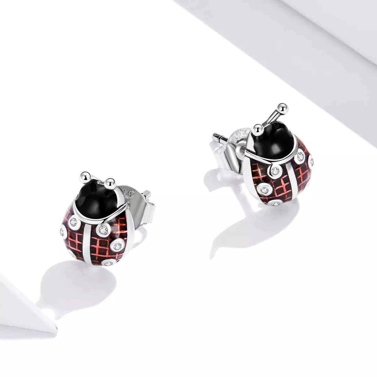 Brincos Petit Joaninha estilo Pandora - SCE972