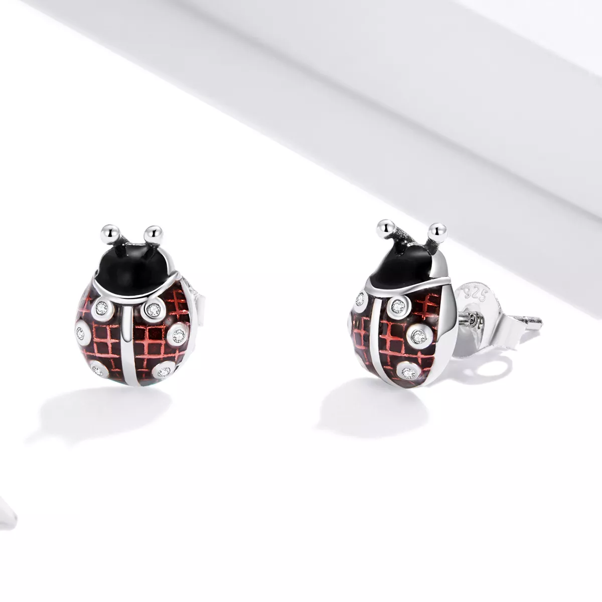 Brincos Petit Joaninha estilo Pandora - SCE972