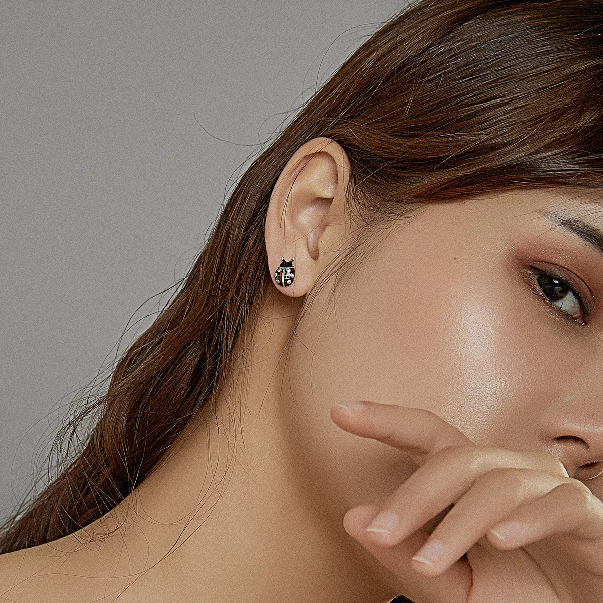 Brincos Petit Joaninha estilo Pandora - SCE972