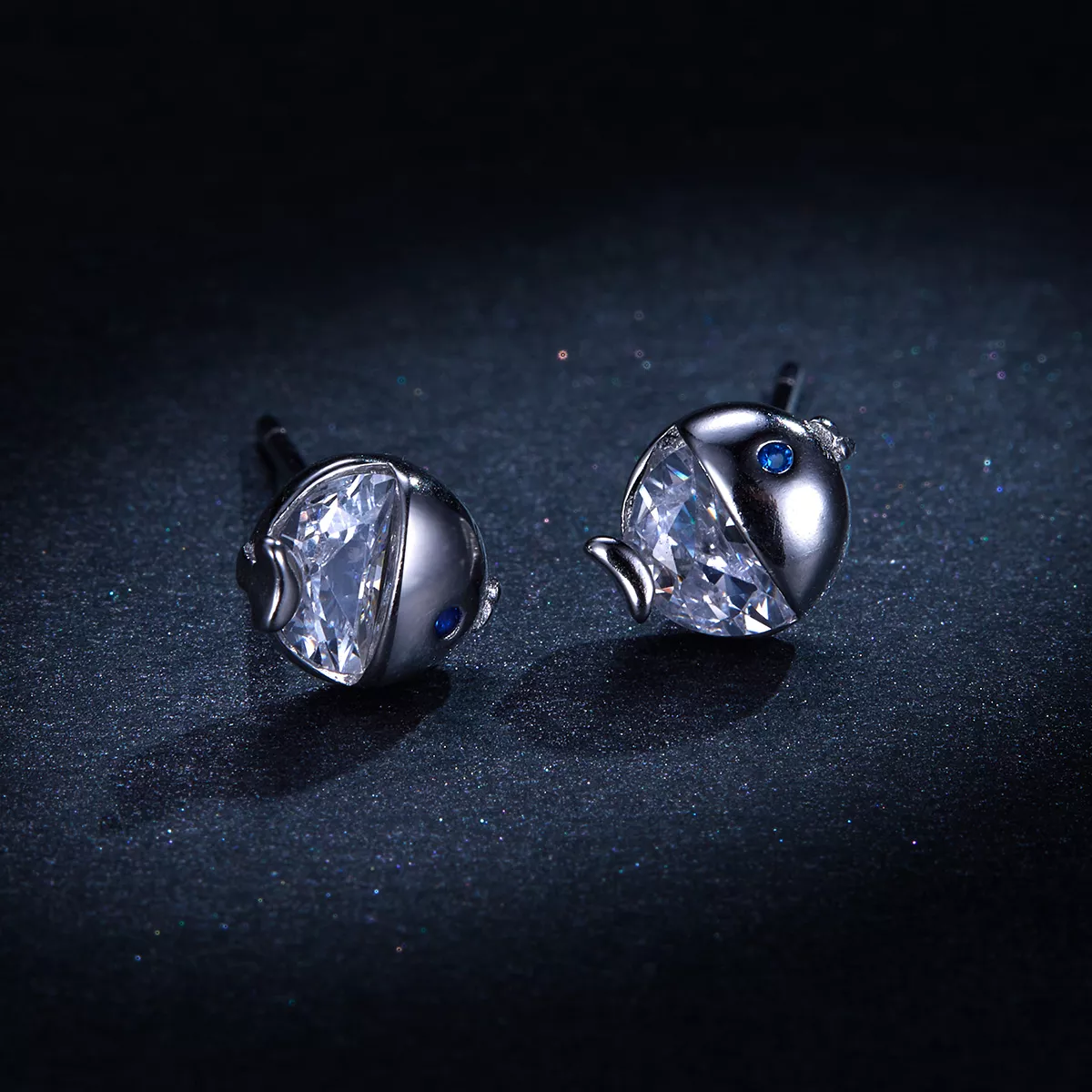 Brincos Petit Kiss Fish estilo Pandora - BSE204