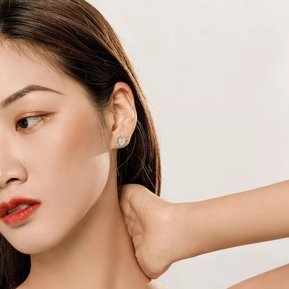 Brincos Petit Margarida Deslumbrante estilo Pandora - SCE774