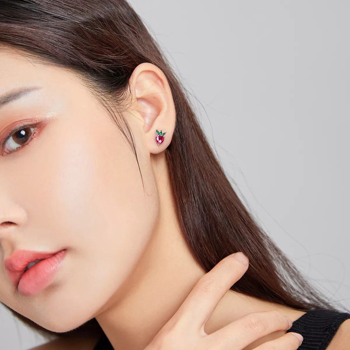 Brincos Petit Moranguinho adorável estilo Pandora - SCE1034