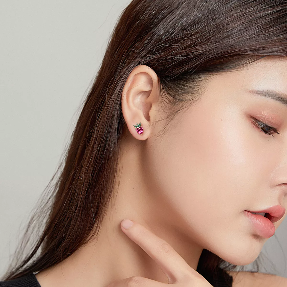 Brincos Petit Moranguinho adorável estilo Pandora - SCE1034