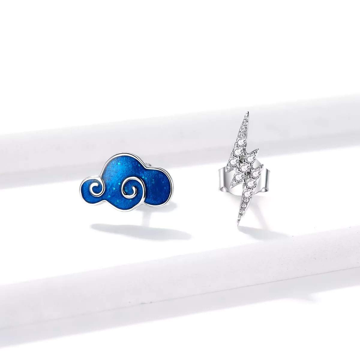 Brincos Petit Nuvens e relâmpagos estilo Pandora - BSE429