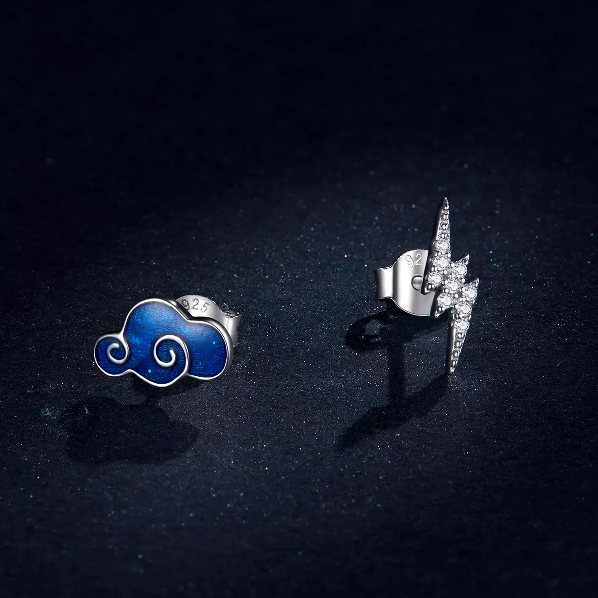 Brincos Petit Nuvens e relâmpagos estilo Pandora - BSE429