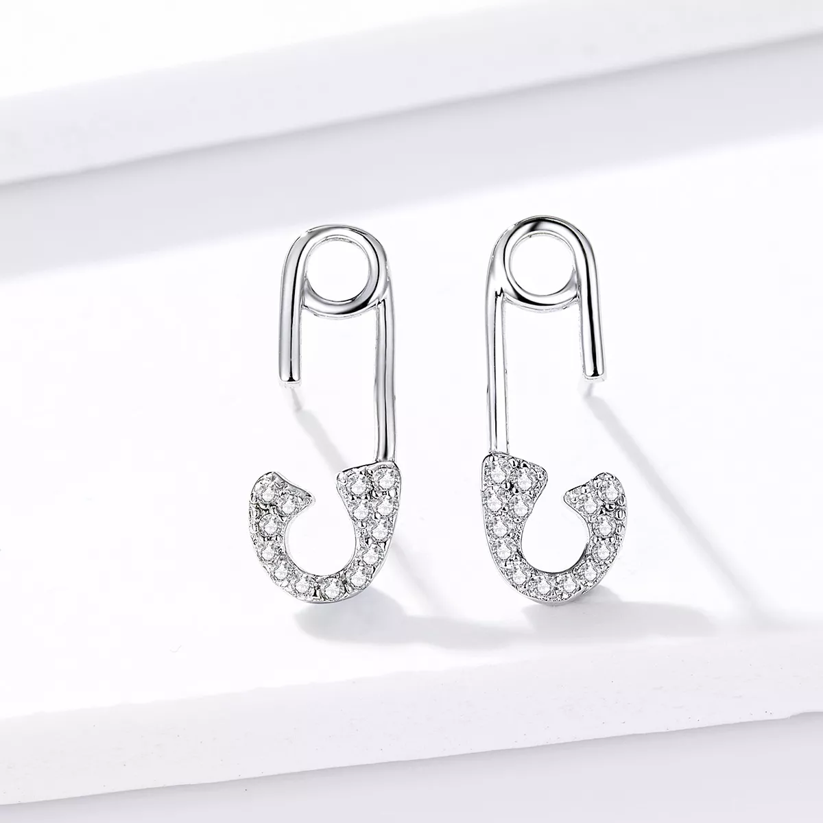 Brincos Petit Pino de segurança do amor estilo Pandora - BSE284