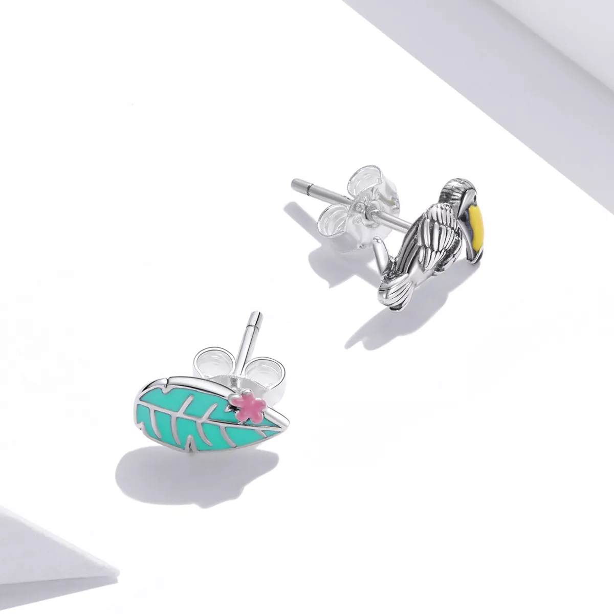 Brincos Petit Pássaro e folha de bico grande estilo Pandora - SCE1083