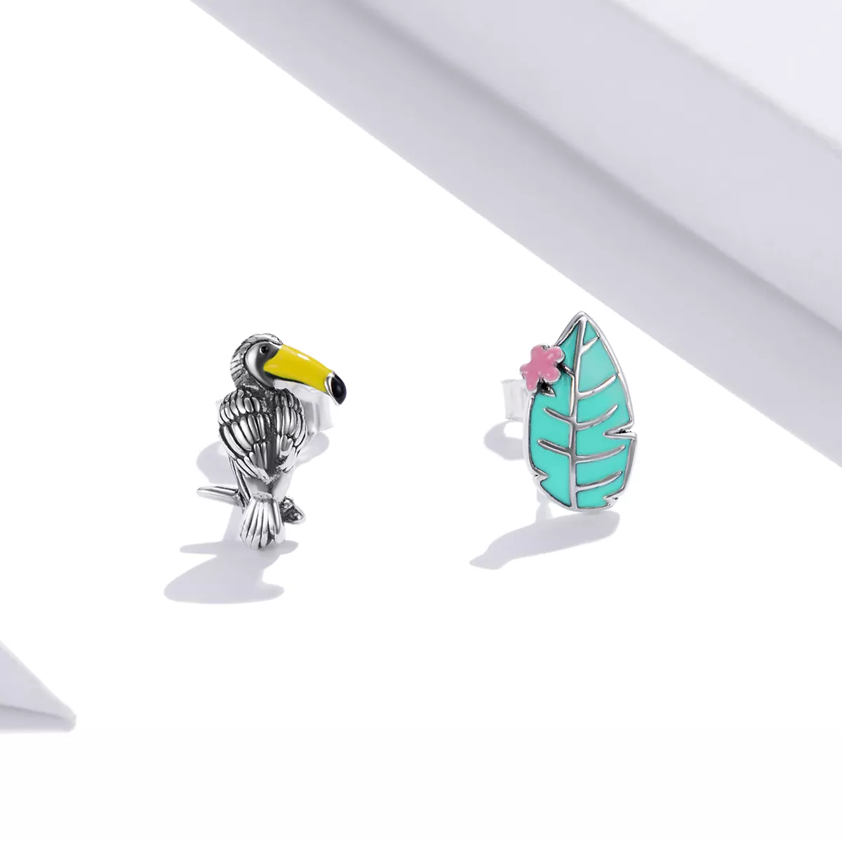 Brincos Petit Pássaro e folha de bico grande estilo Pandora - SCE1083