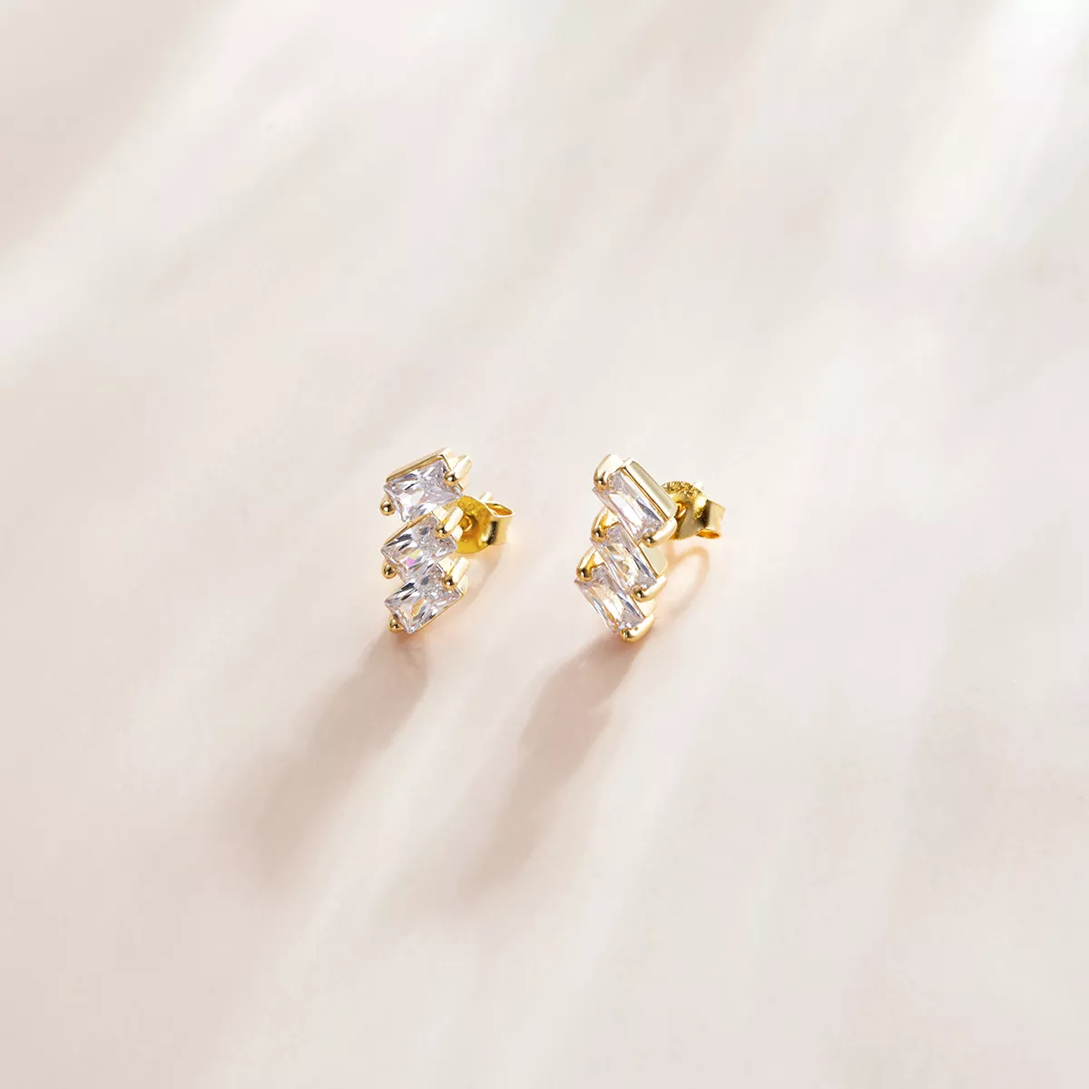 Brincos Petit Sólido estilo Pandora - SCE1051-B