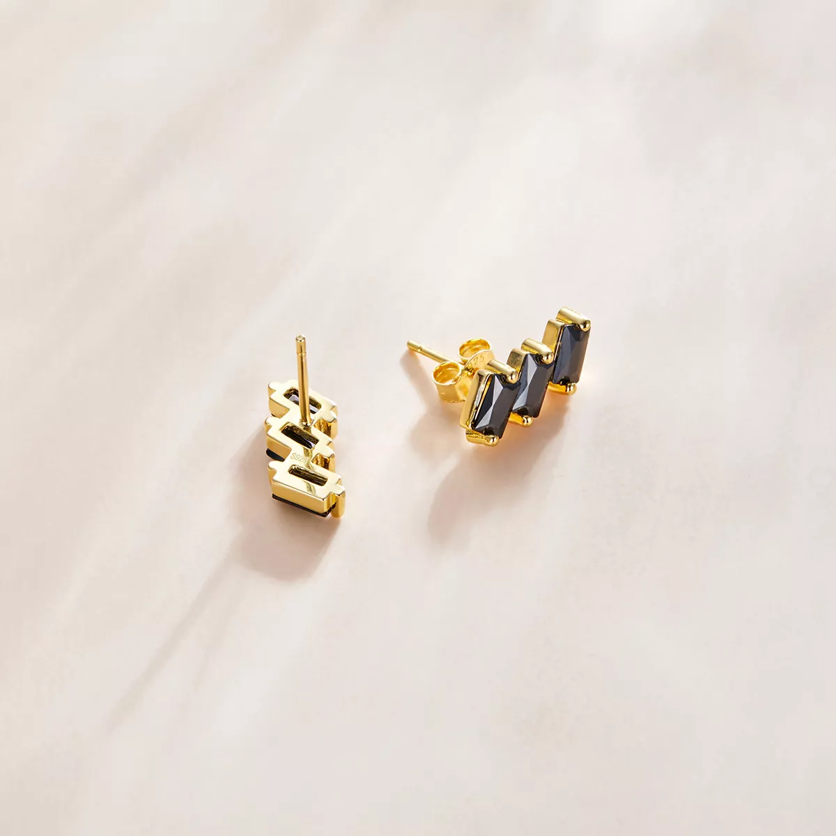 Brincos Petit Sólido estilo Pandora - SCE1051-BK