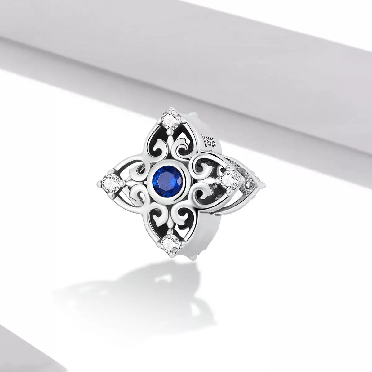 Pandora Style Openwork Retro Pattern Charm - SCC2128