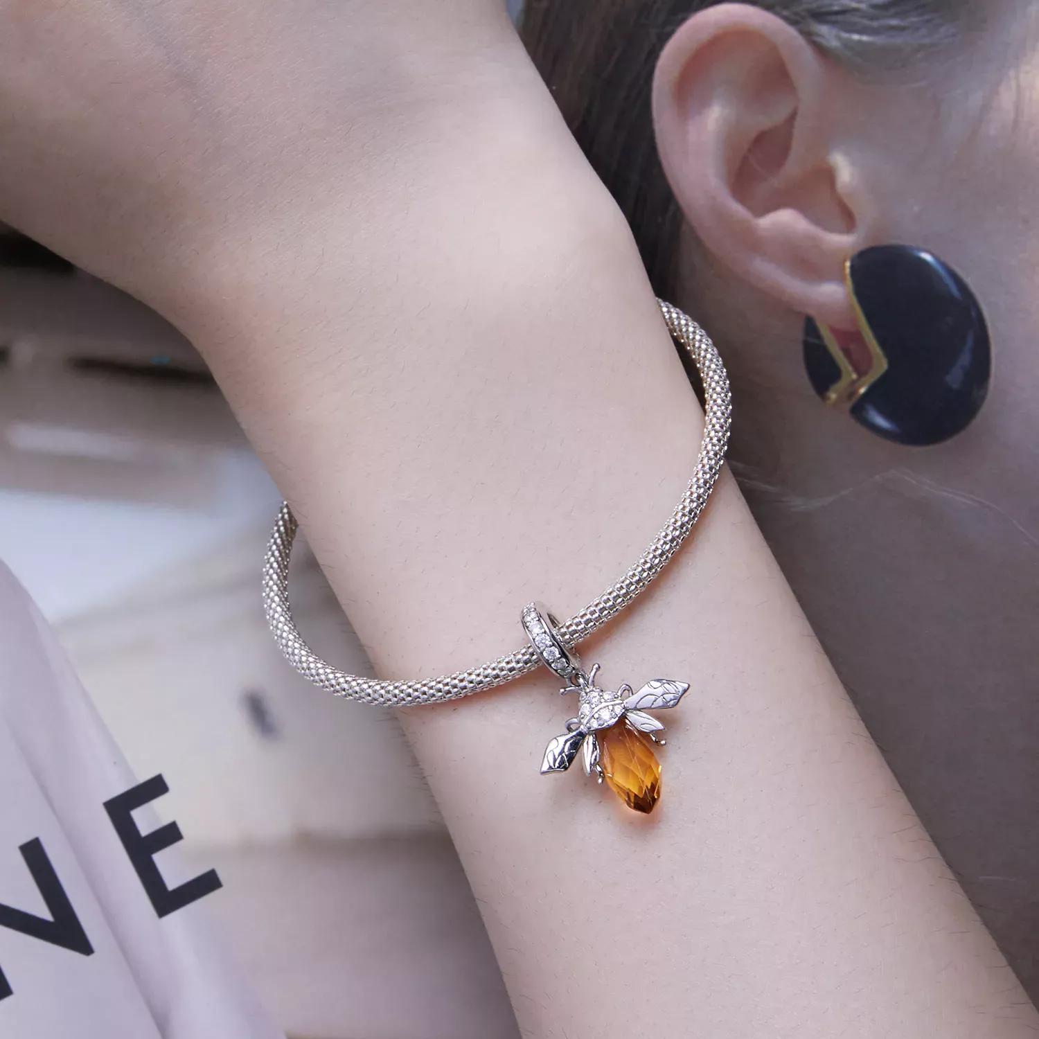 Pandora Style Bee Dangle - BSC710