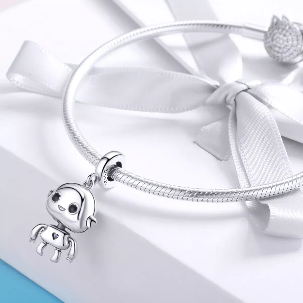Pandora Style Robot Dangle - SCC924