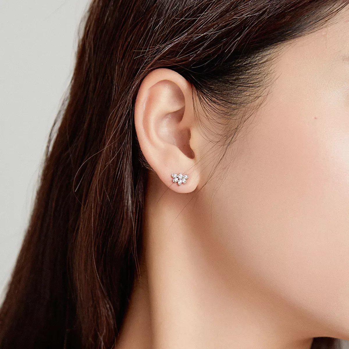 Pandora Style Blossoms On Moshang Ear clip - BSE476