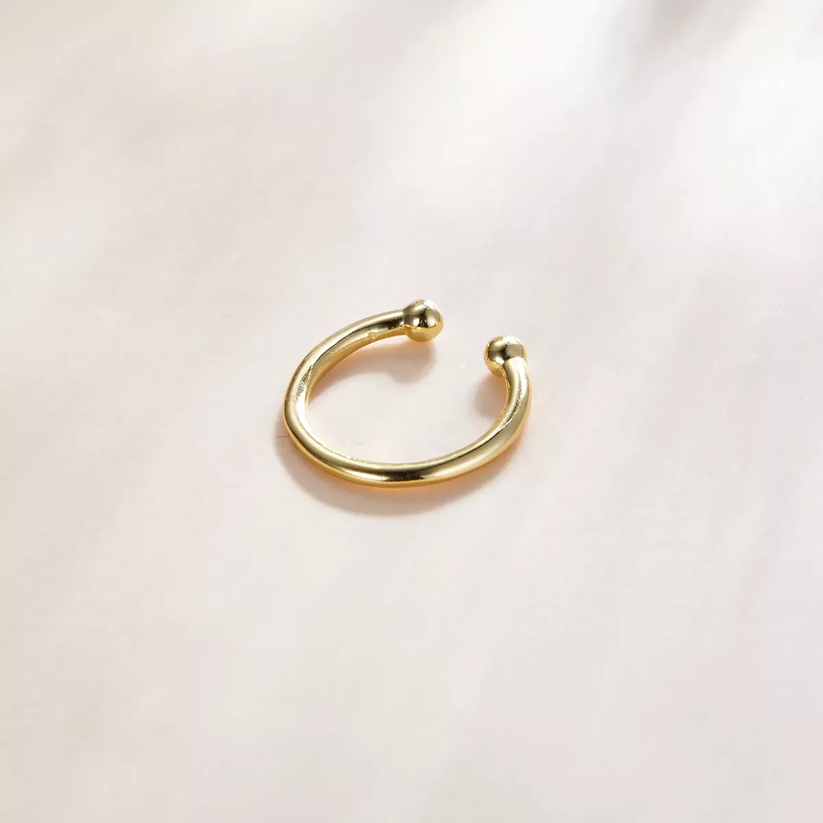 Pandora Style Open Circel Ear clip - SCE1094