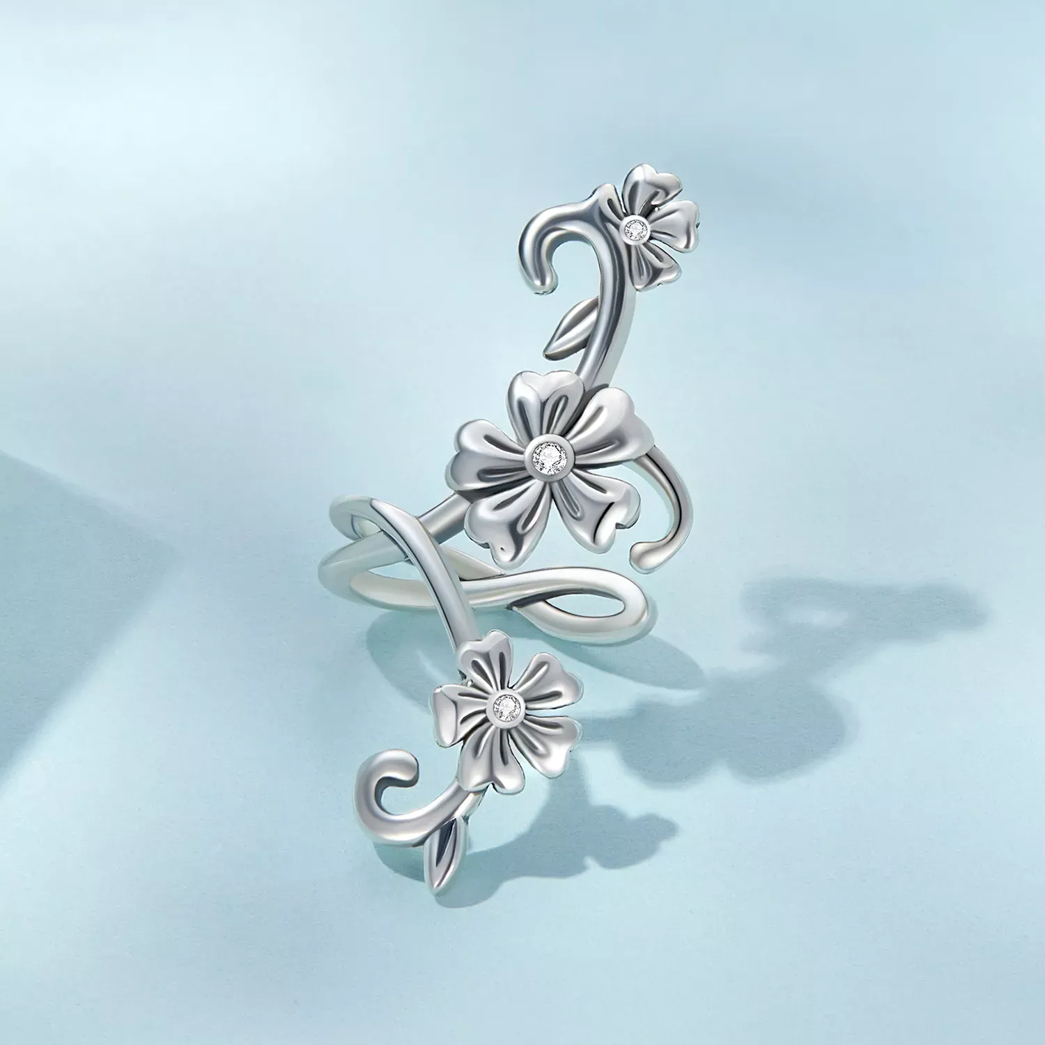 Pandora Style Pattern Ear clip - SCE1512