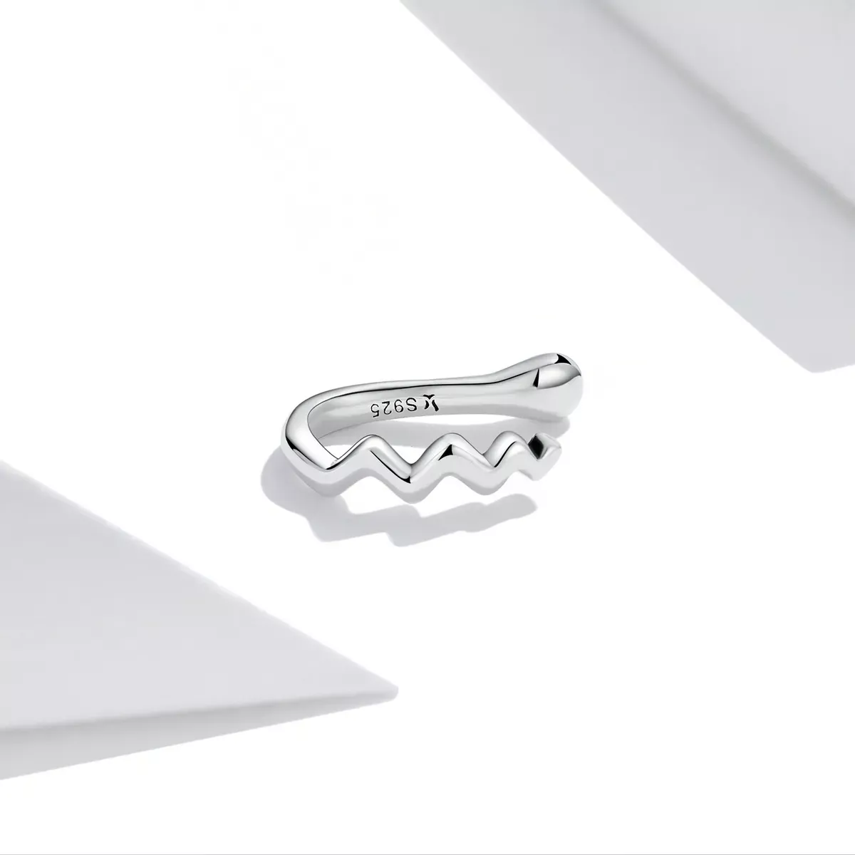Pandora Style Simple Wave Ear clip - SCE1313
