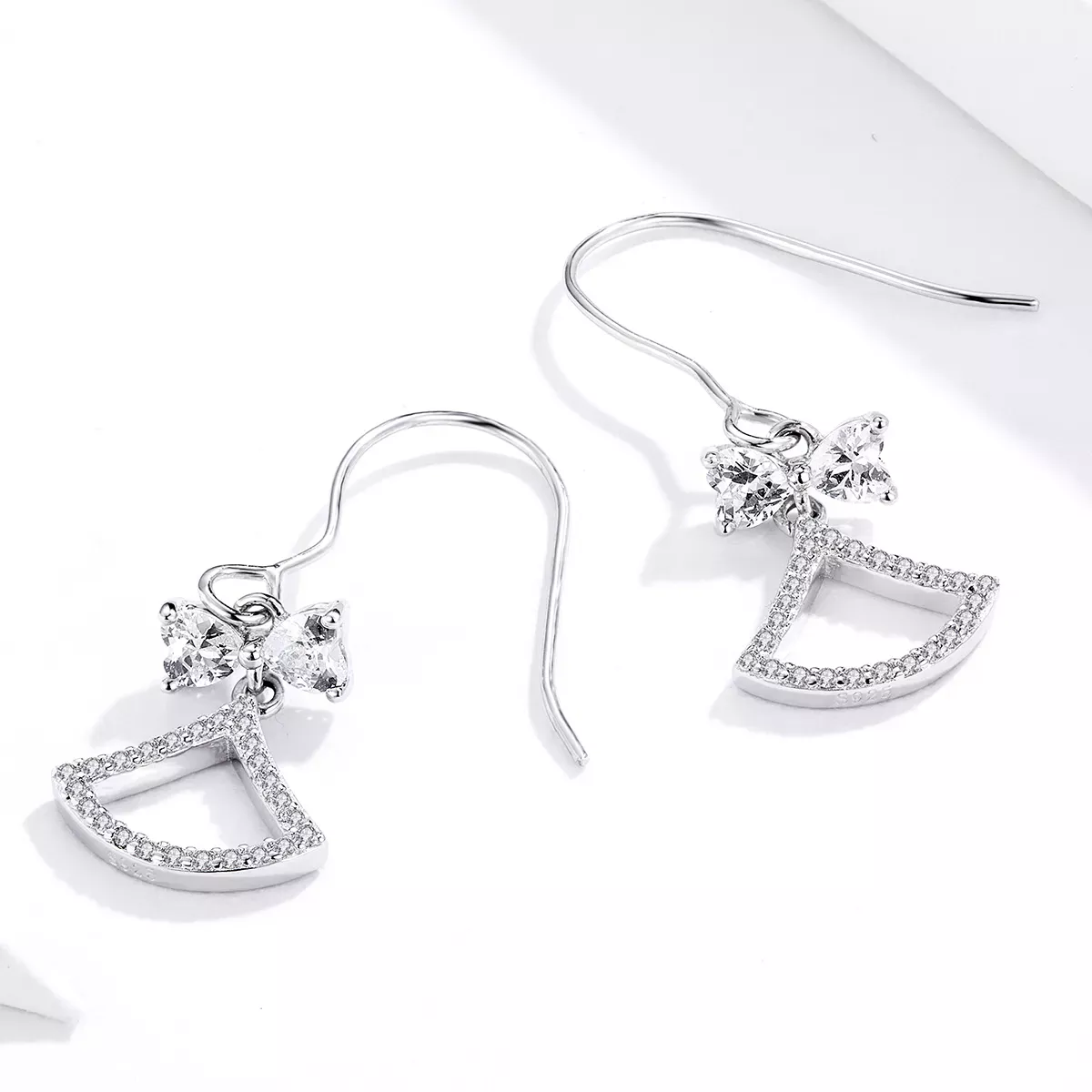 Pandora Style Bow Scalloped Hanging Earrings - BSE281