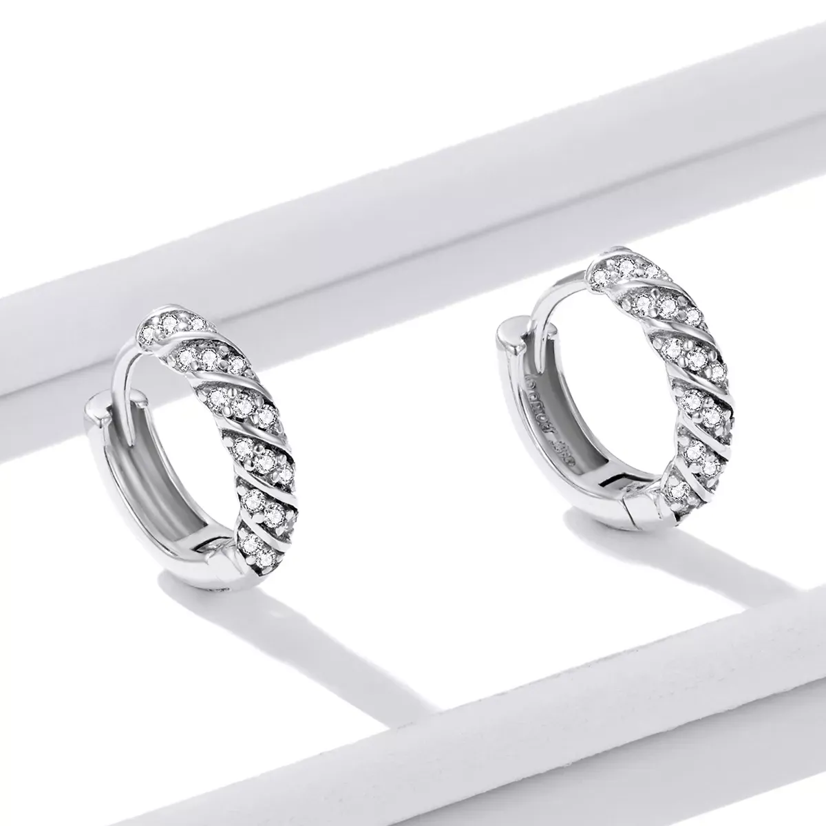 Pandora Style Elegant Woman Hoop Earrings - BSE512