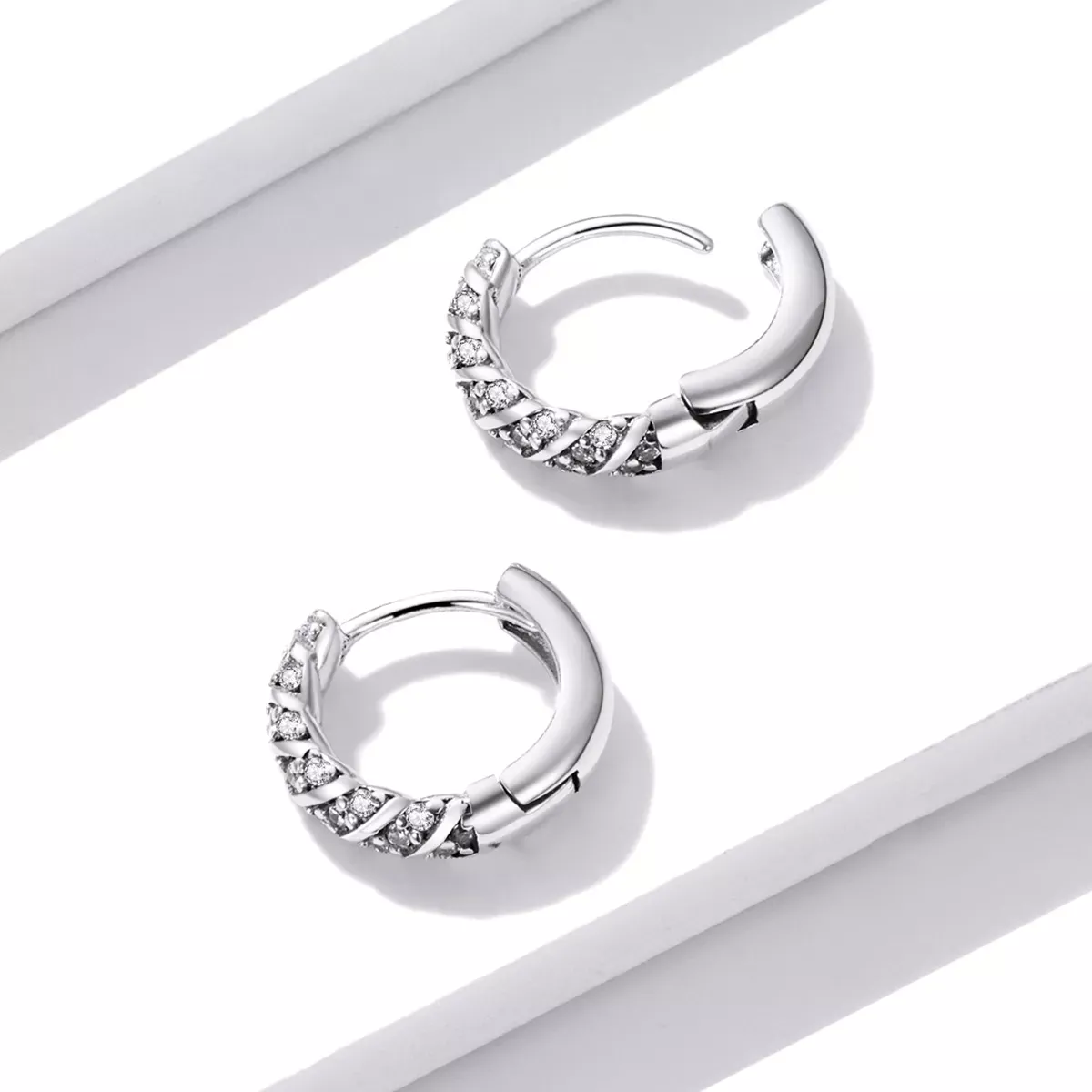 Pandora Style Elegant Woman Hoop Earrings - BSE512