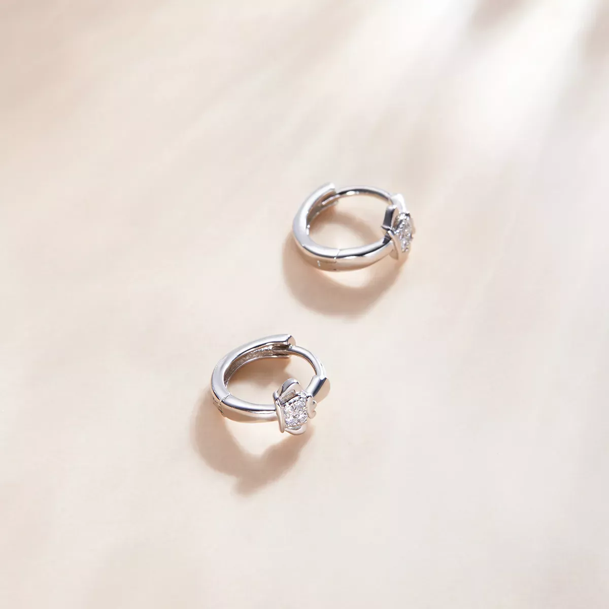 Pandora Style Shining Crown Hoop Earrings - SCE1044